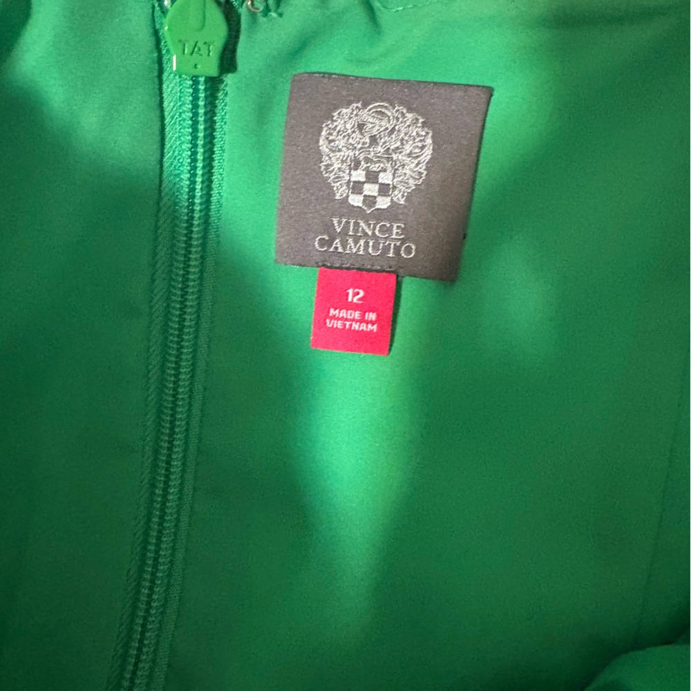 Vince Camuto Vibrant Green Garment - Picture 2 of 3